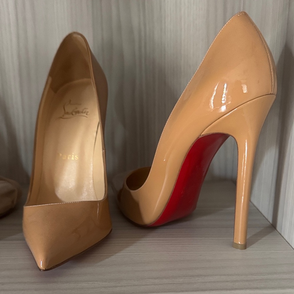Christian Louboutin Beige/calf Patent Heels with Red Sole -